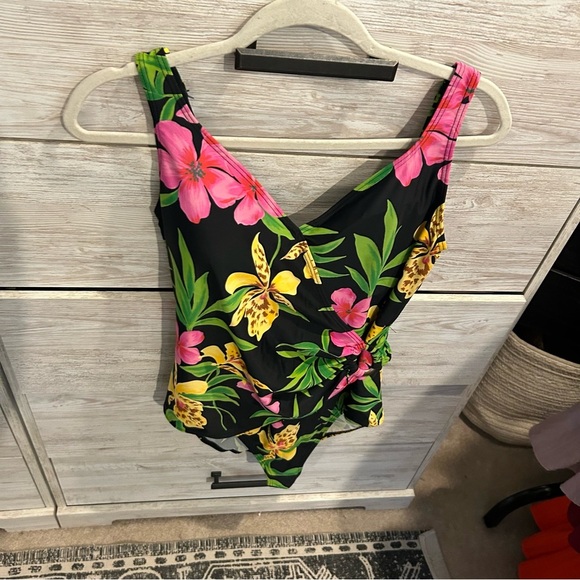 Beach Bay Black Floral One-Piece Swimsuit - size 16 - Picture 2 of 6